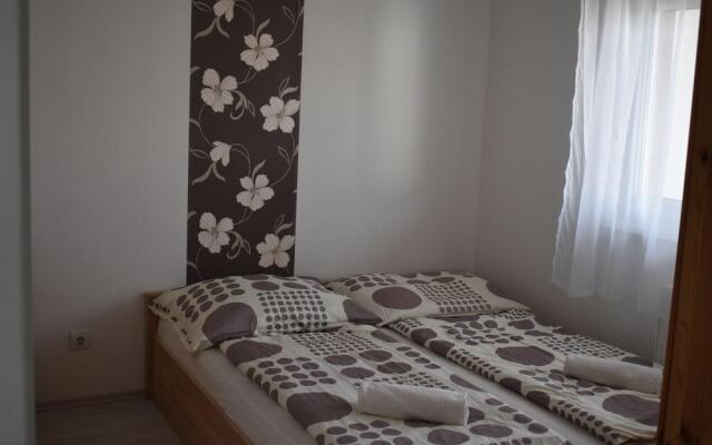 Gréta Wellness Apartmanok -Köztársaság u