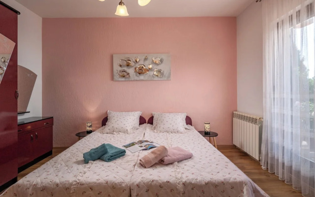 Kostrena Apartment Maja