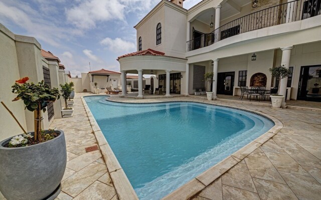 Lagoon Suites Boutique Hotel
