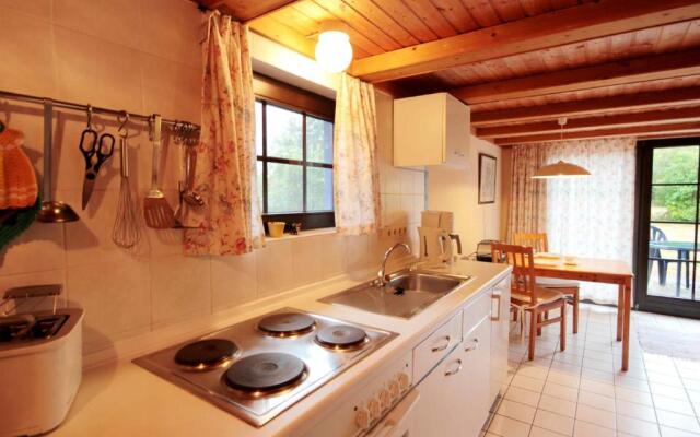 Blaues Haus by Rujana