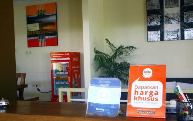 RedDoorz near Terminal Condong Catur 2