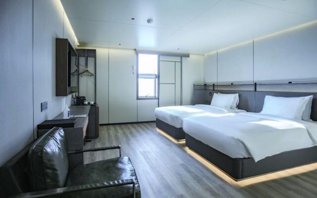 L&L City Hotel
