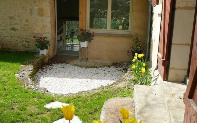 House With 3 Bedrooms in Saint-germain-du-salembre, With Pool Access,