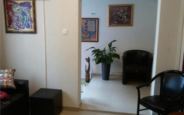 Tranzzit Hotel