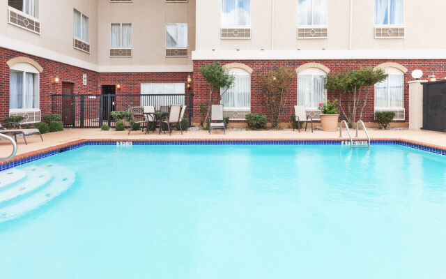 Holiday Inn Express & Suites by IHG