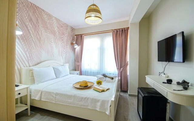 Lutro Otel