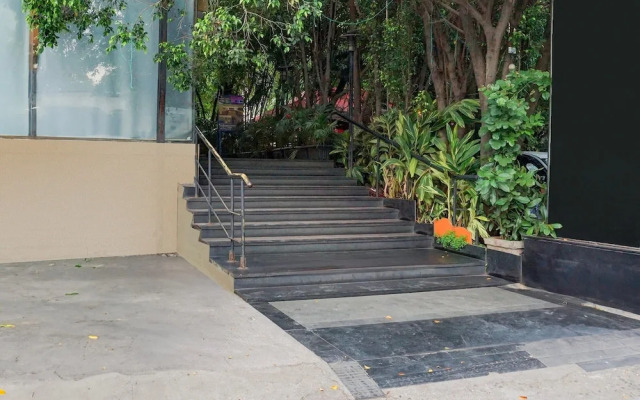 Premium Room Near Pataleshwar Temple, Pune