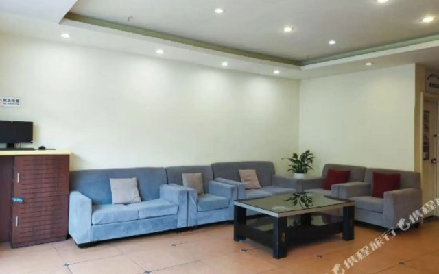 Home Inn Pebble Hotel (Liuzhou Five Star Pedestrian Street Diwang New World)