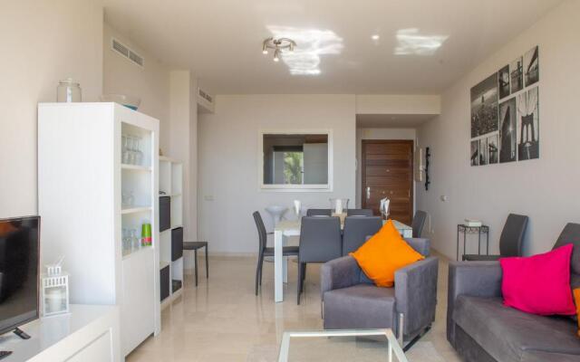 2237-Modern apt with private beach