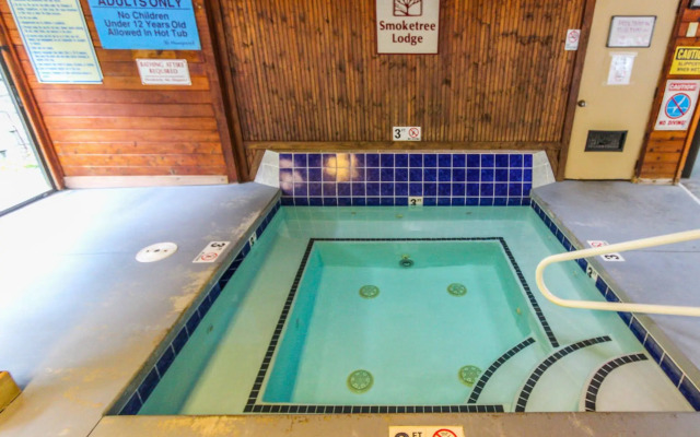 Smoketree Lodge by VRI Resort