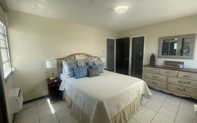 Ocean View 2 Bed 1 Bath 2 Parkings Pool