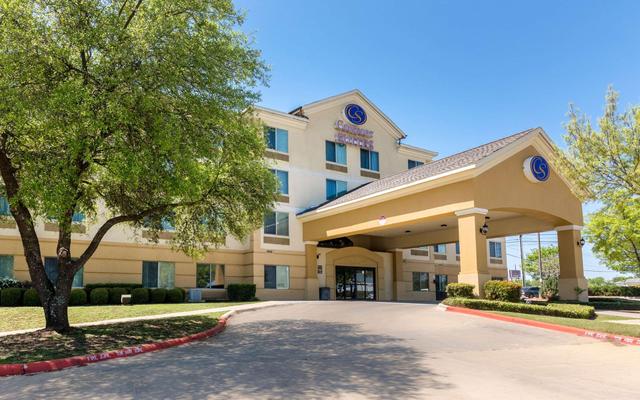 Comfort Suites Austin Airport