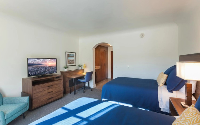 La Playa Inn