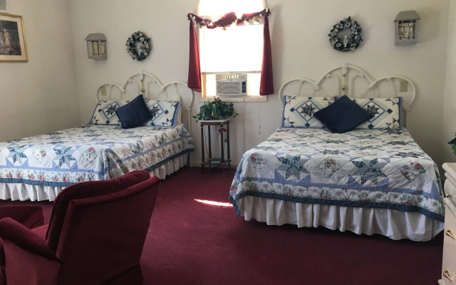 Maria's Garden and Inn