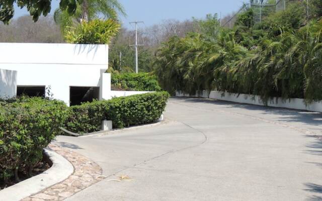 Unlimited Luxury ARENA Condo