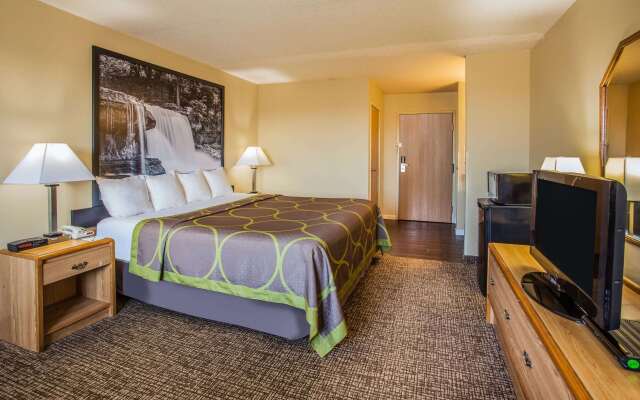 Super 8 by Wyndham Remington