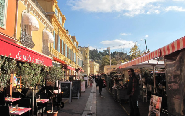 Mercure Nice Marche aux Fleurs