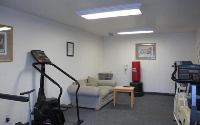 Econo Lodge Inn & Suites Central