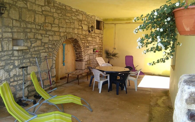 House for Families and Pets Welcome