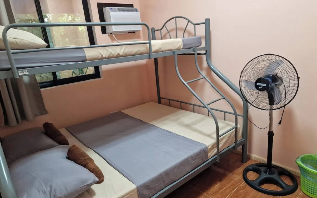 3 Bedrooms 2 Storey House!