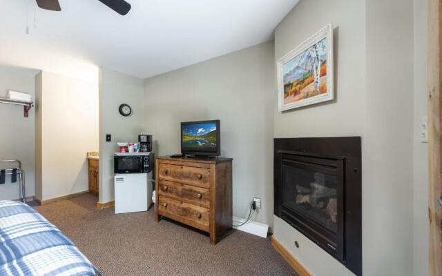 4 Seasons Inn on Fall River