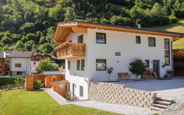 Ferienwohnung Alpenland - schönes, neues Apartment