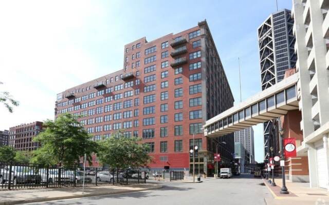 Global Luxury Suites at the Gateway Arch