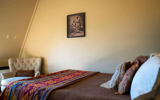 Sheridan Inn, B/W Signature Collection