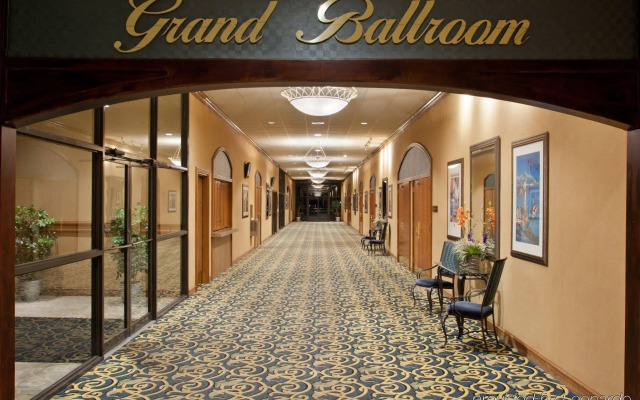 Holiday Inn Cleveland-S Independence by IHG