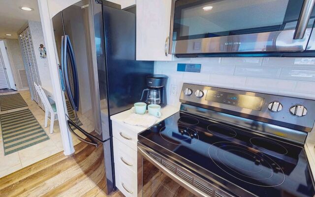 Palm Bay Club 7th-floor Oceanfront Condo on Private Beach