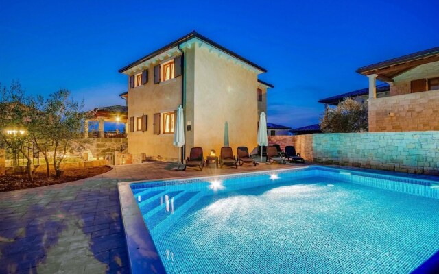 Awesome Home in Turcic With Wifi and 4 Bedrooms