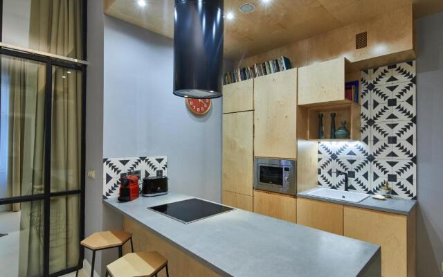 ORANGEHOMES Unique design 3 bathrooms flat