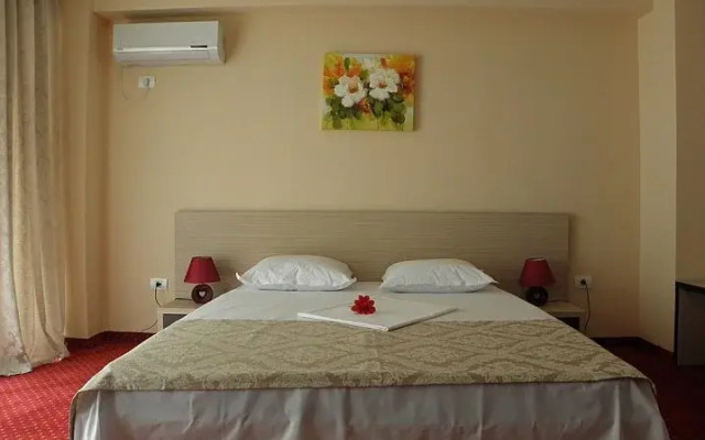 ROMANTIC cm