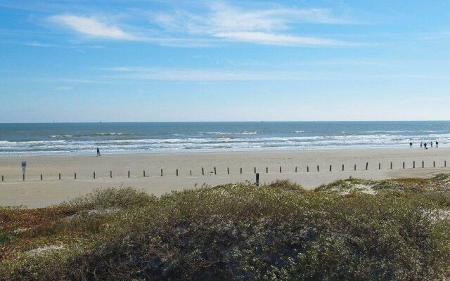 Coastal Nest 207BH