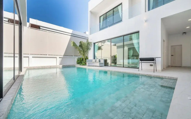 Mövenpick Pool Villa 6BR