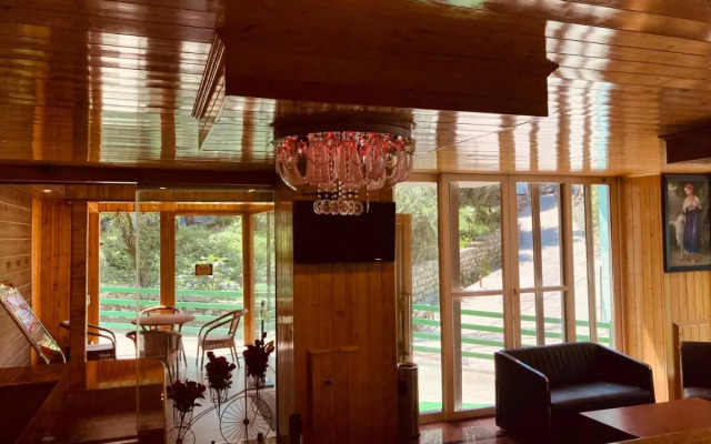 Vista Hill Resort- Centrally Heated & Air Cooled Resort, Manali