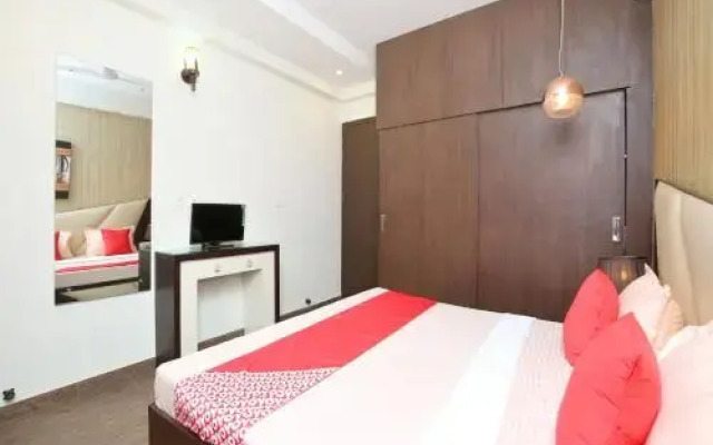 Royal Lake Suites By OYO Rooms