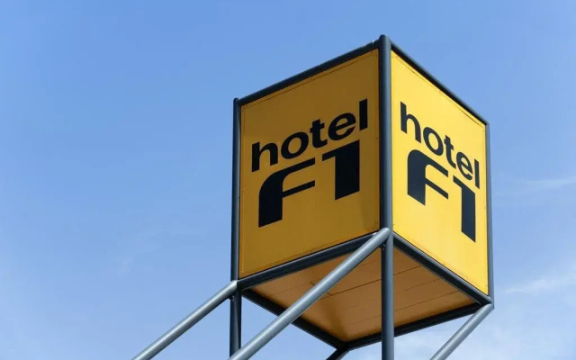 hotelF1 Versailles Maurepas