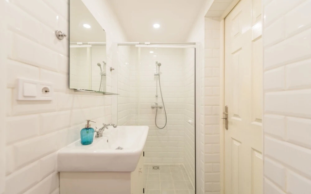 Venus Apartments - Akacfa Street Studios
