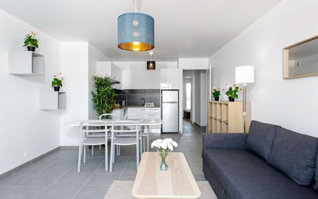 Accommodation with Parking near Paris