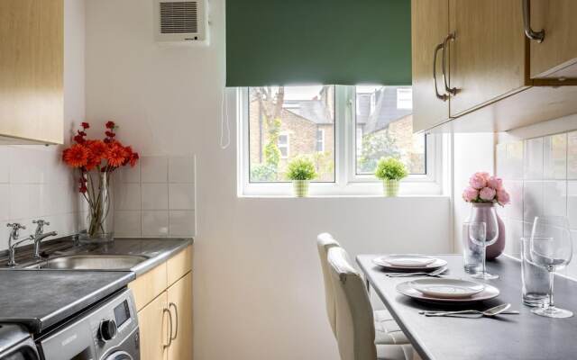 Beautiful 1 Bedroom Apartment With a Garden in Fulham