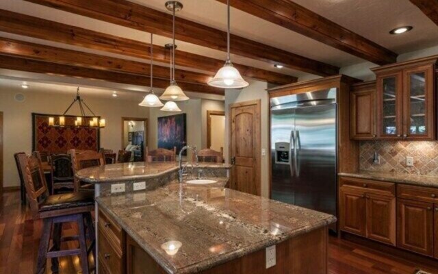 Estates Lodge Luxury Home By RedAwning