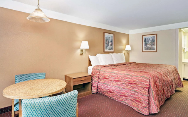 Knights Inn Charleston