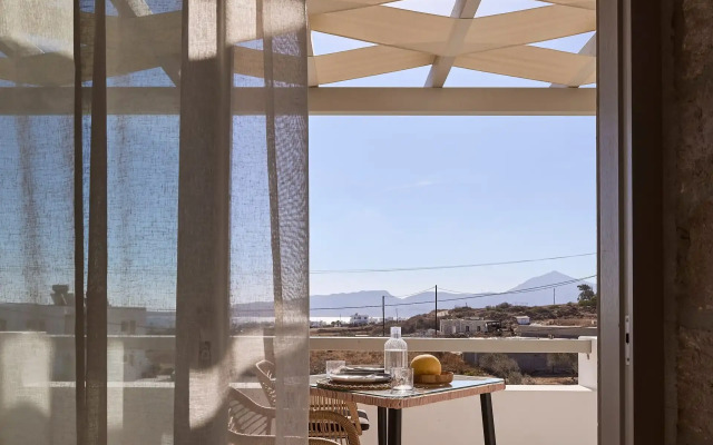 Kedros Milos Suites