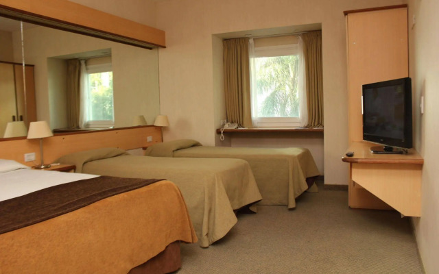 Aeroparque Inn and Suites