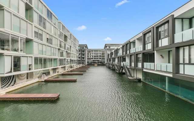 Zodiaks 2 Bedroom Apartment Pool Gym Parking