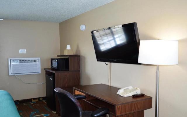 Super 8 By Wyndham Spencer