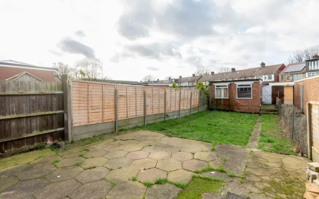 Modern & Spacious 3BR Terraced House