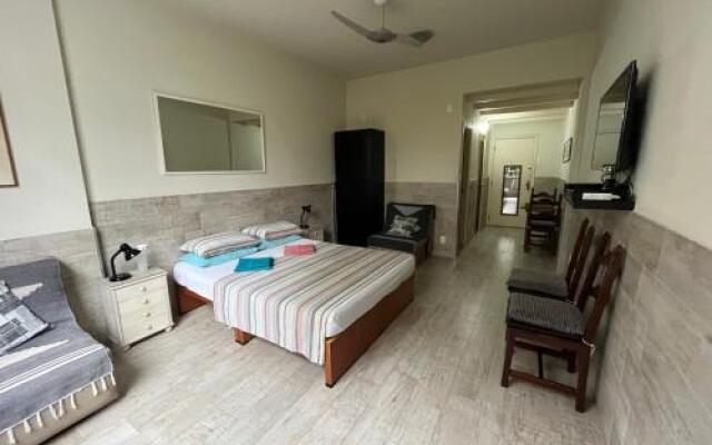 Alex Rio Flats Studio Arpoador