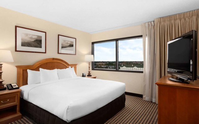 Hilton Chicago/Oak Brook Suites